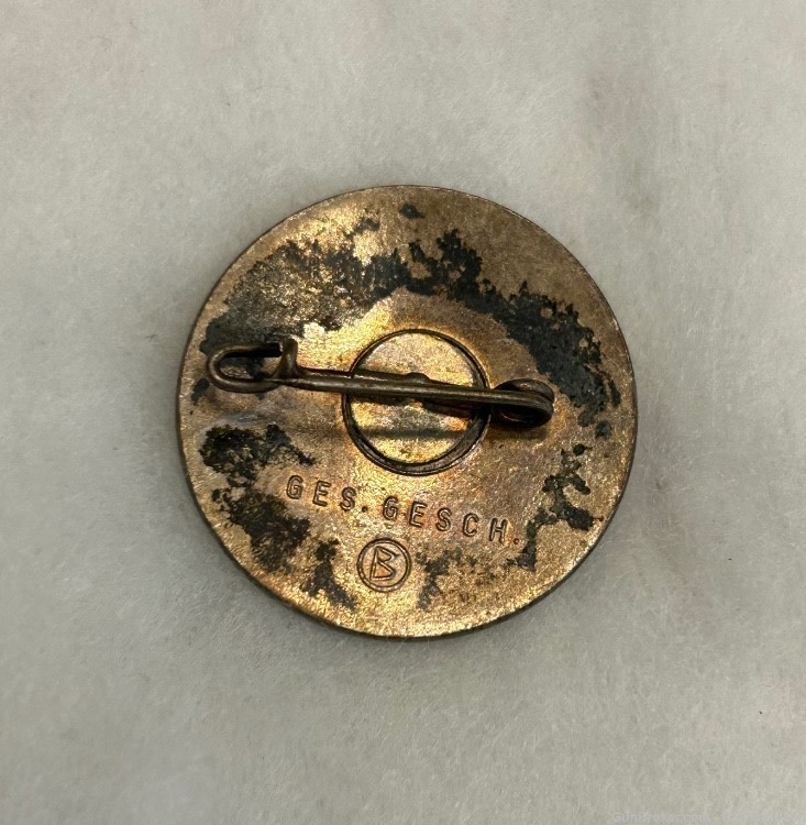 Vintage Original WW2 German RDR Members Badge -img-1