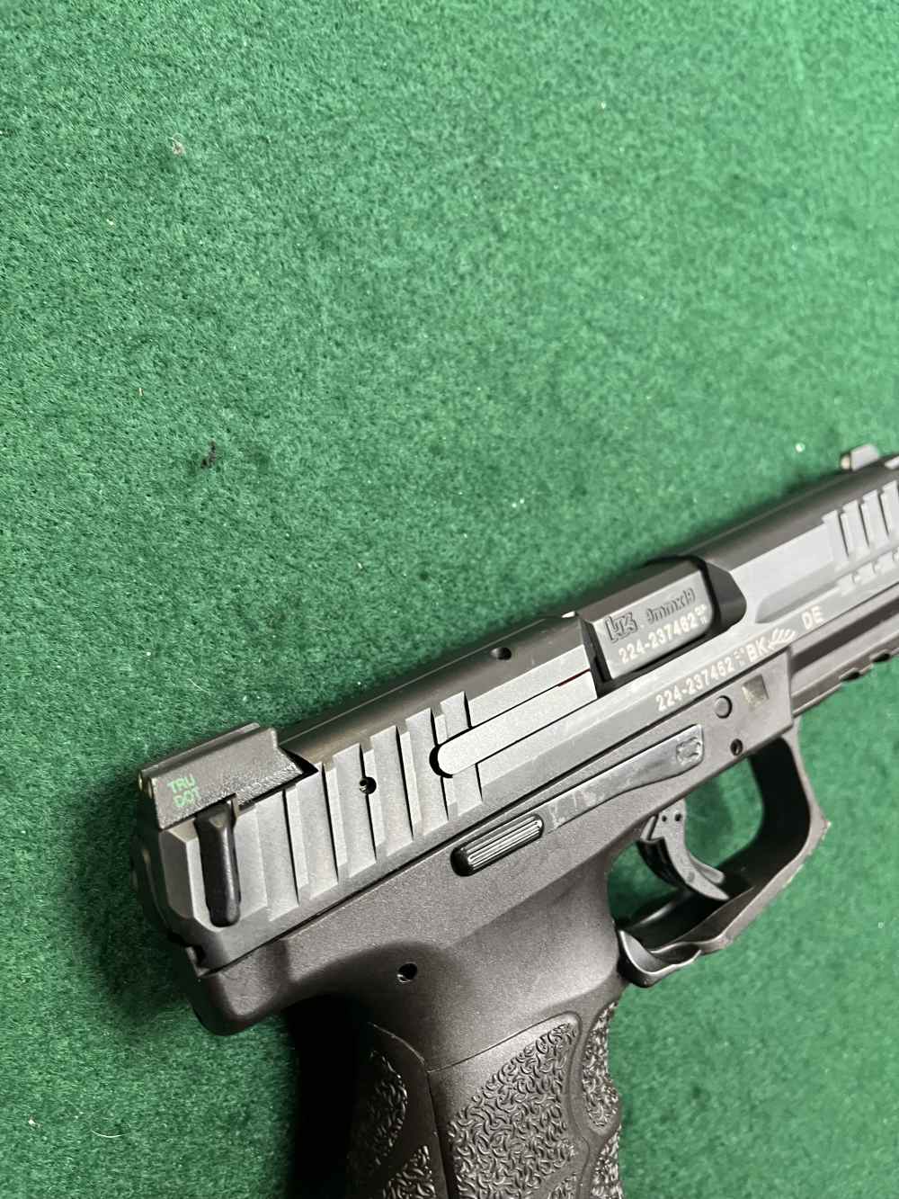 H&K VP9 9mm w/ 3-17rd Mags & Case -img-5