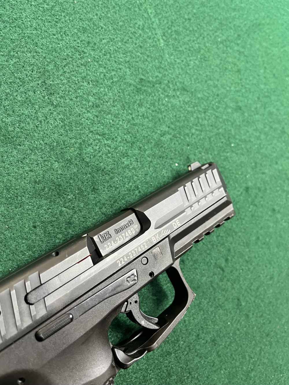 H&K VP9 9mm w/ 3-17rd Mags & Case -img-6