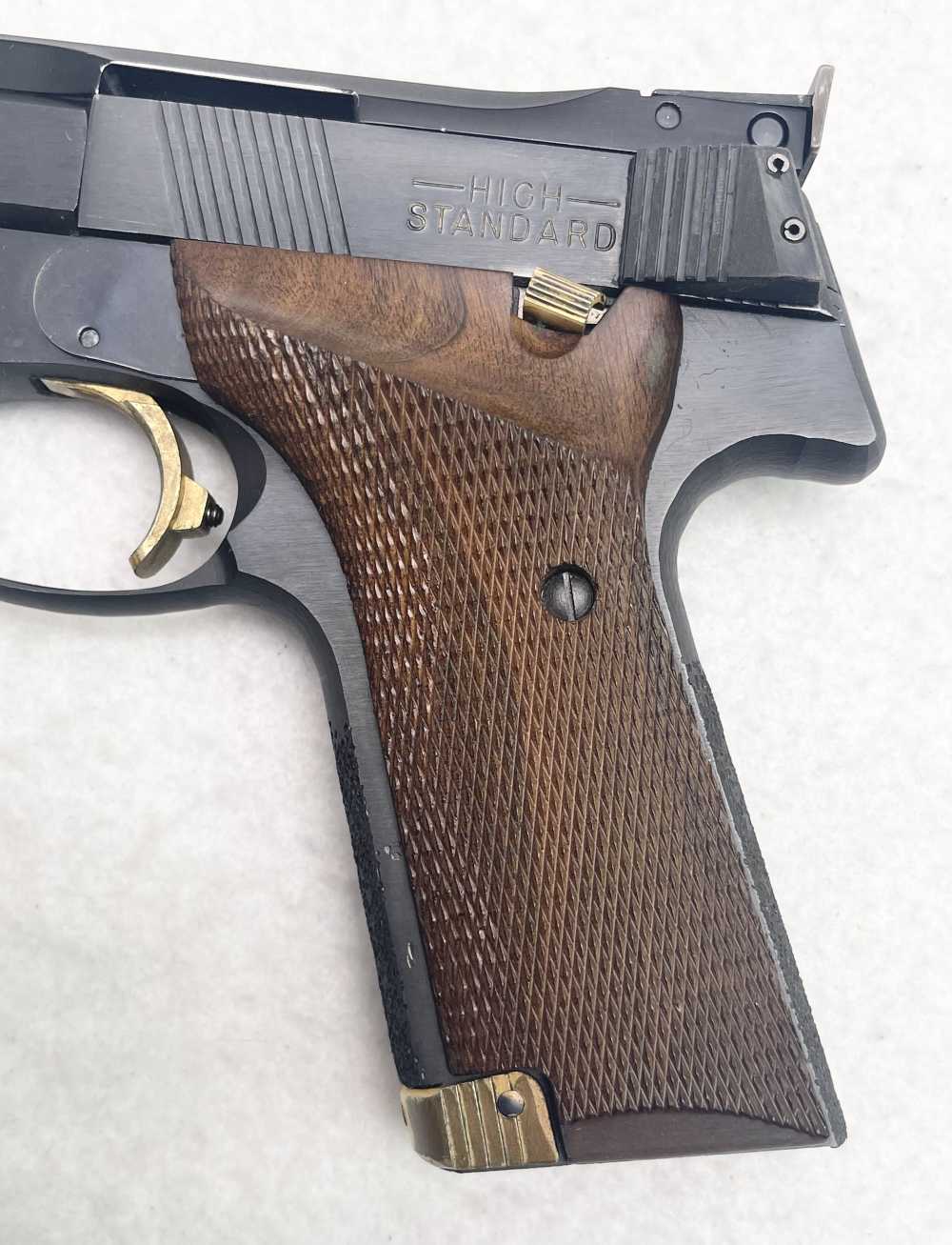 High Standard Victor .22lr semi auto pistol -img-8