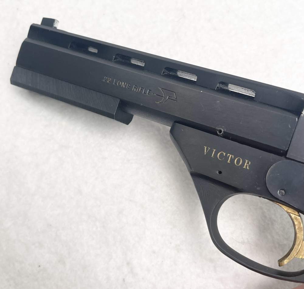 High Standard Victor .22lr semi auto pistol -img-10