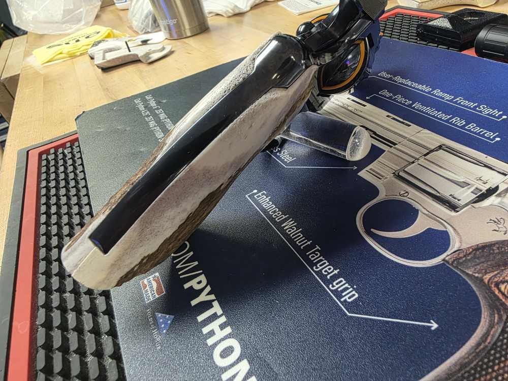 COLT PYTHON ELK STAG TARGET GRIPS GOLD MEDALLIONS FACTORY NEW-img-13