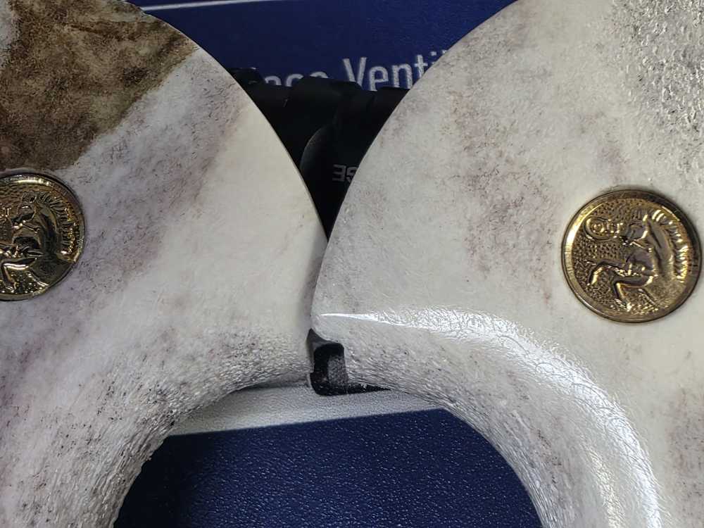 COLT PYTHON ELK STAG TARGET GRIPS GOLD MEDALLIONS FACTORY NEW-img-5