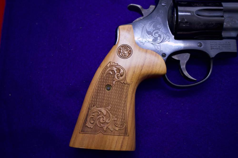 Smith & Wesson 2910 .44 Magnum-img-8