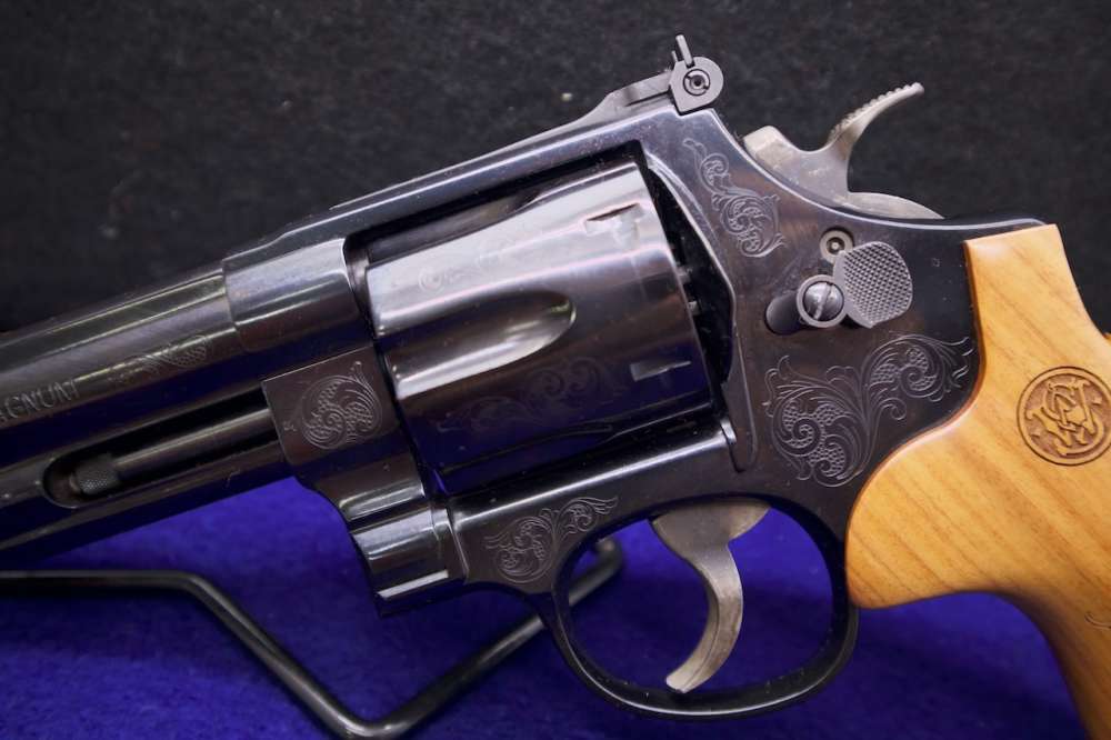 Smith & Wesson 2910 .44 Magnum-img-5