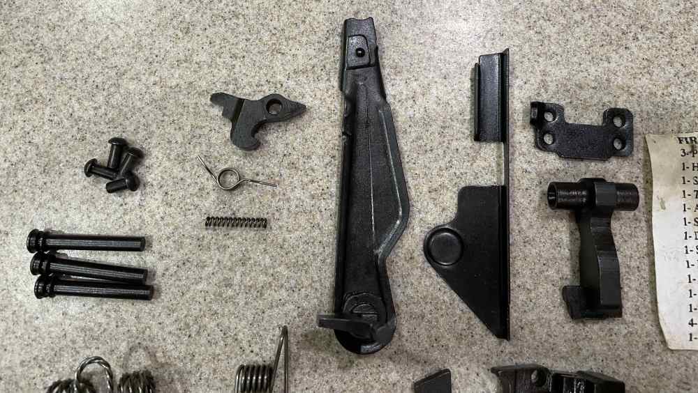 AK-74 3-POS Select Fire SAFE/SEMI/AUTO - 19 Piece FCG w/Trigger w/Selector-img-1