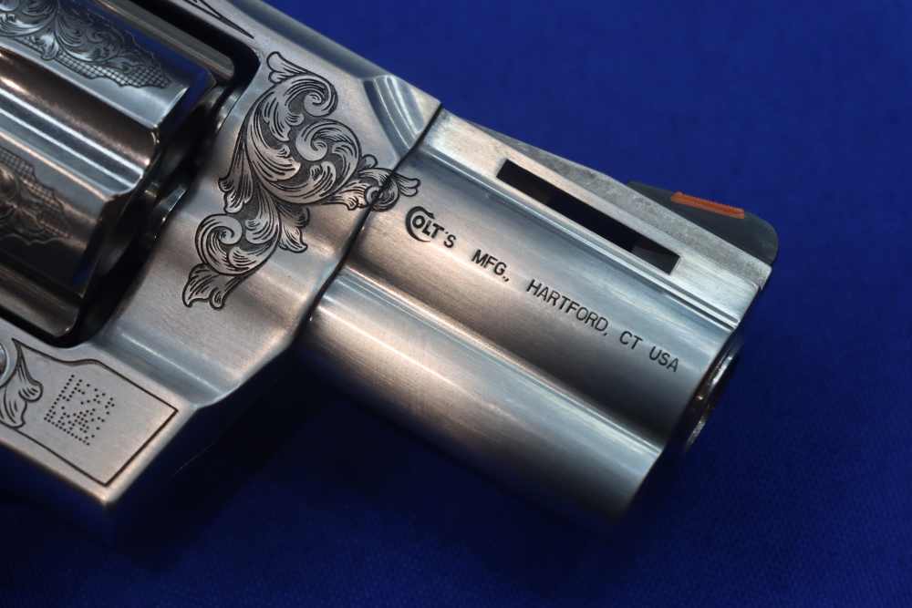 COLT Model Python Revolver 357MAG 2.5" PREMIER GRADE ENGRAVED Holly Grips-img-15