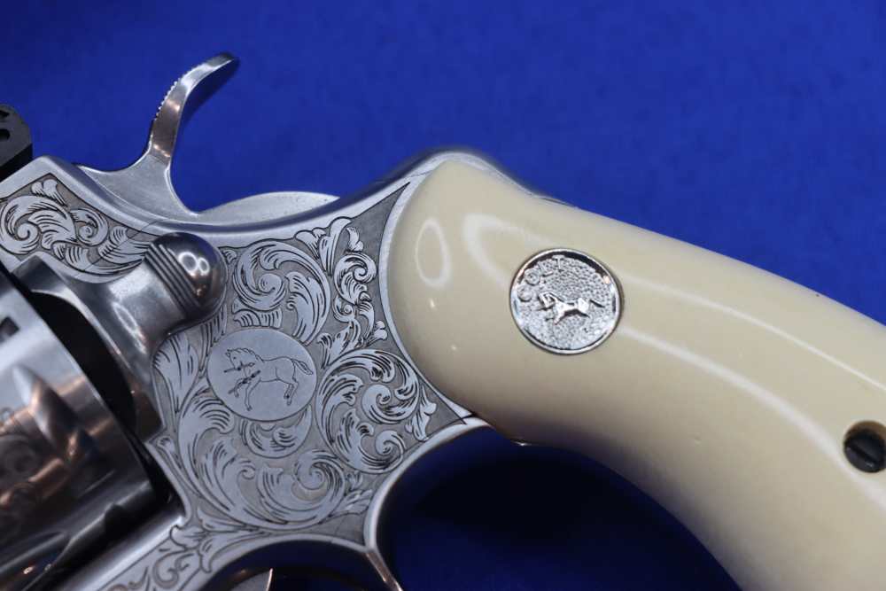COLT Model Python Revolver 357MAG 2.5" PREMIER GRADE ENGRAVED Holly Grips-img-6
