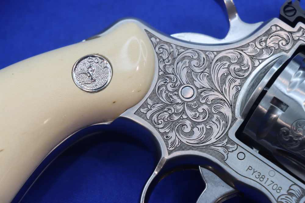 COLT Model Python Revolver 357MAG 2.5" PREMIER GRADE ENGRAVED Holly Grips-img-20