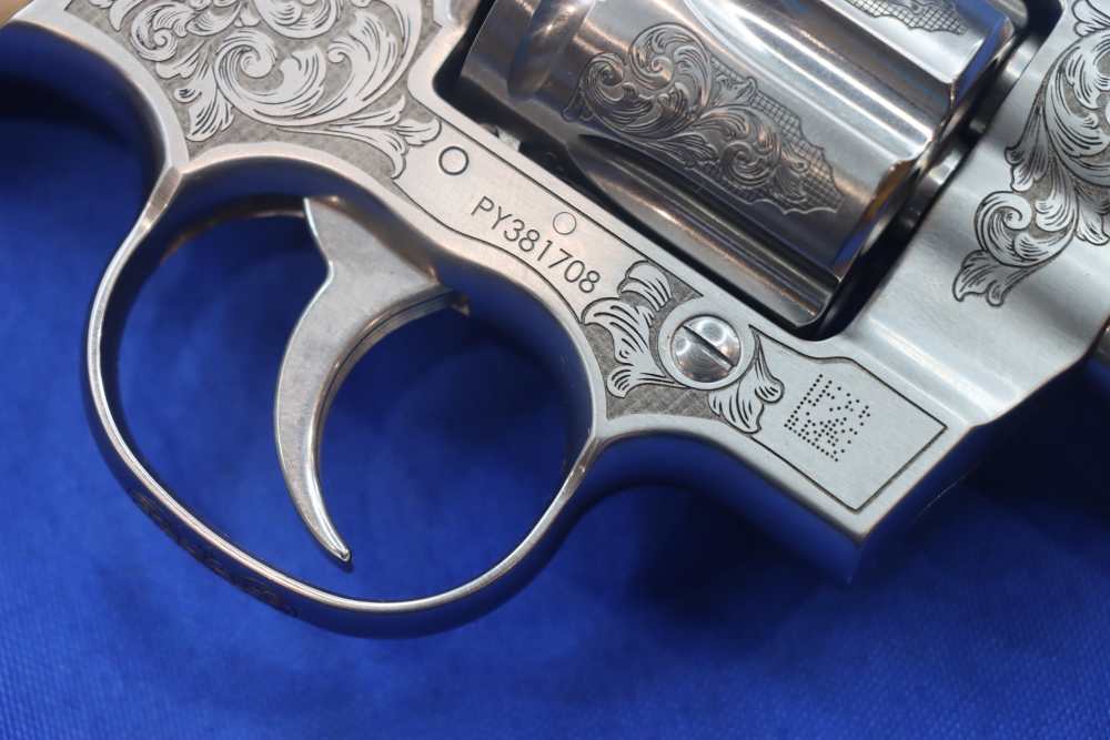 COLT Model Python Revolver 357MAG 2.5" PREMIER GRADE ENGRAVED Holly Grips-img-19