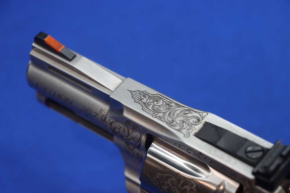 COLT Model Python Revolver 357MAG 2.5" PREMIER GRADE ENGRAVED Holly Grips-img-13