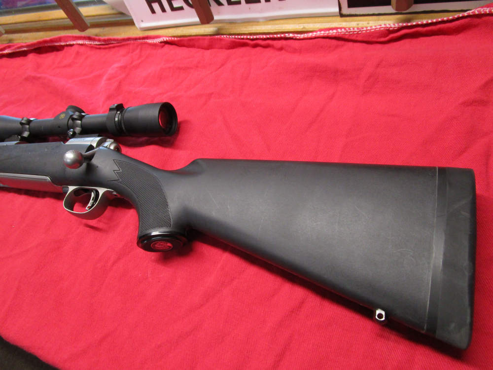 Left handed savage 116 300win Mag with  leupold scope VX-3i  3.5-10x40mm-img-4