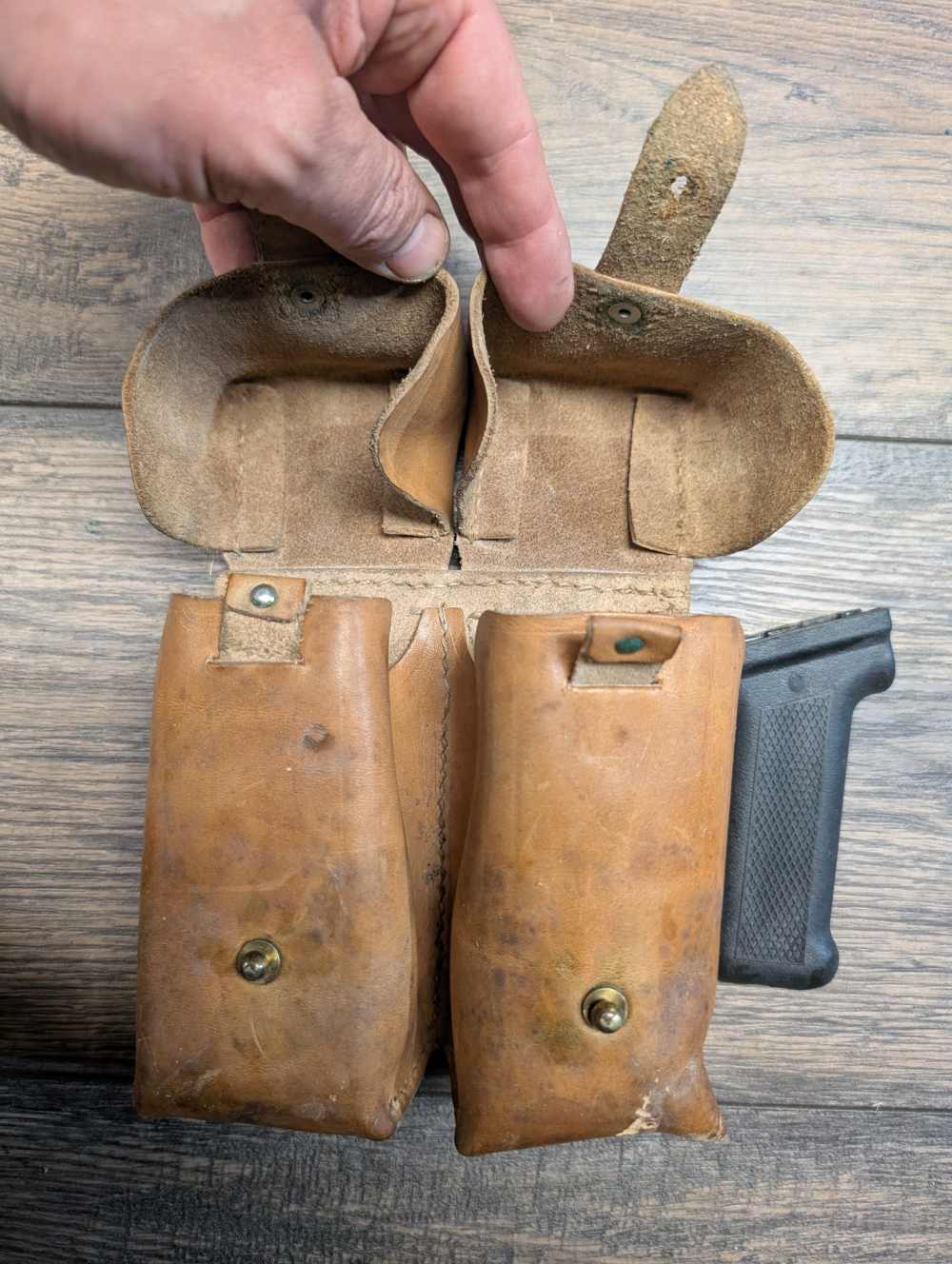 Ak-47 Pistol Grip & SKS Double Ammunition Pouch Surplus Original -img-2