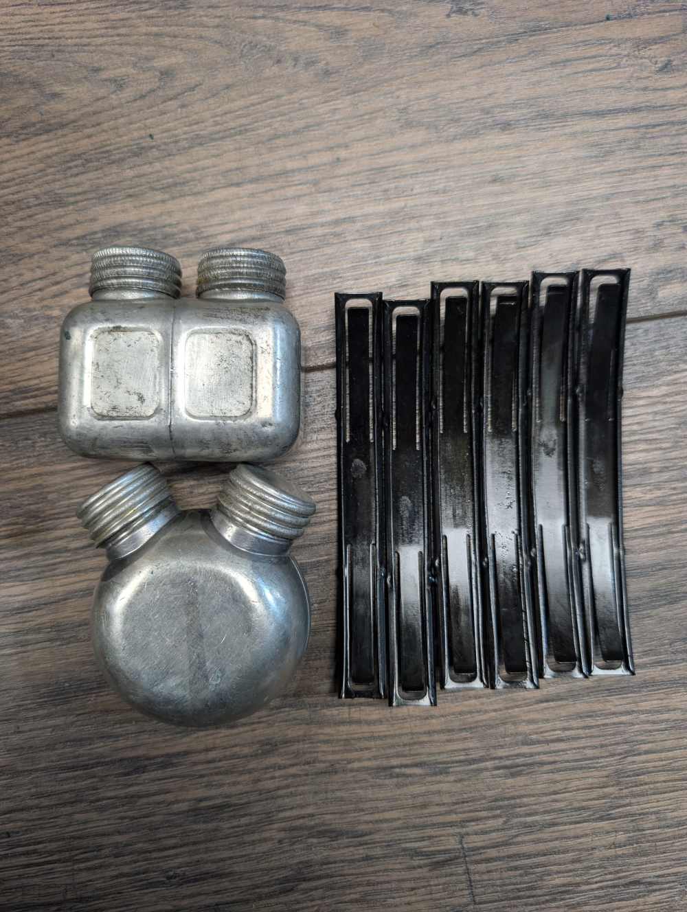 Russian Army SKS Pouch, 6 Stripper Clips & 2 Oil Bottles -img-4