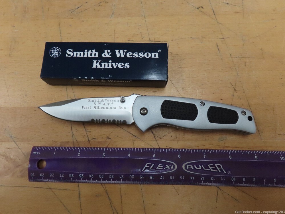 Smith & Wesson SWAT Liner Lock Folding Knife, 4" Drop Point Blade-SW3000-img-0