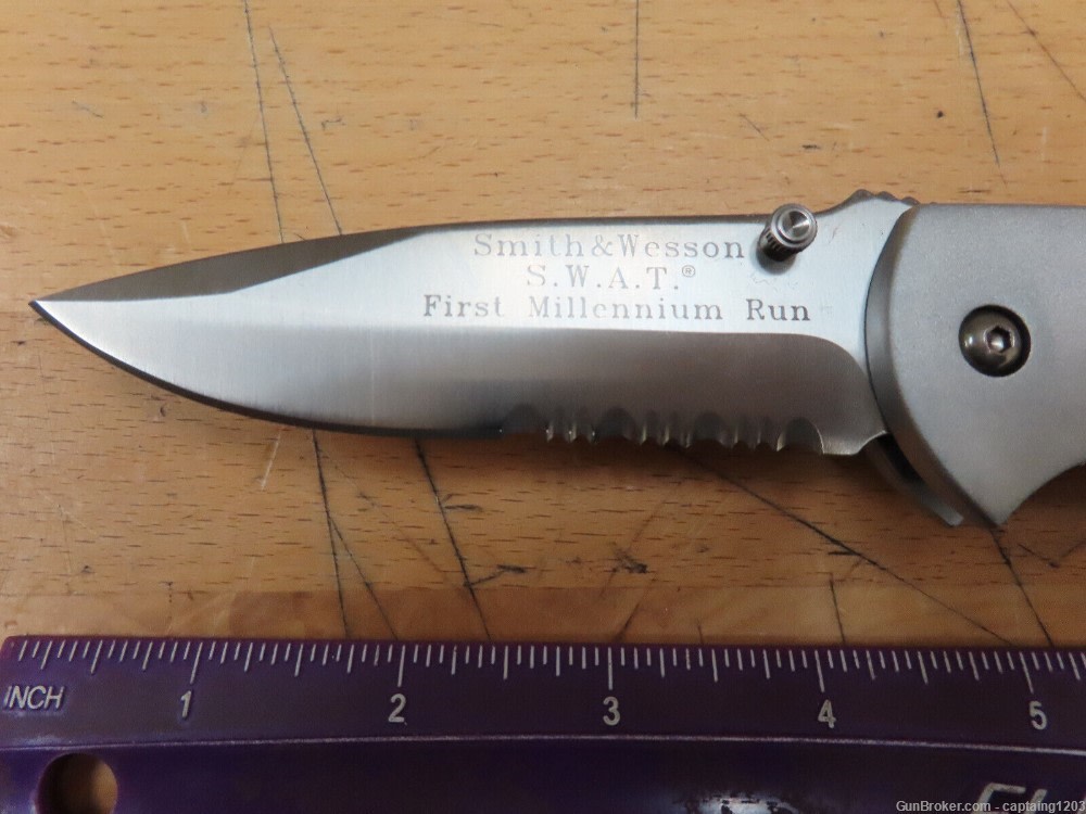 Smith & Wesson SWAT Liner Lock Folding Knife, 4" Drop Point Blade-SW3000-img-2
