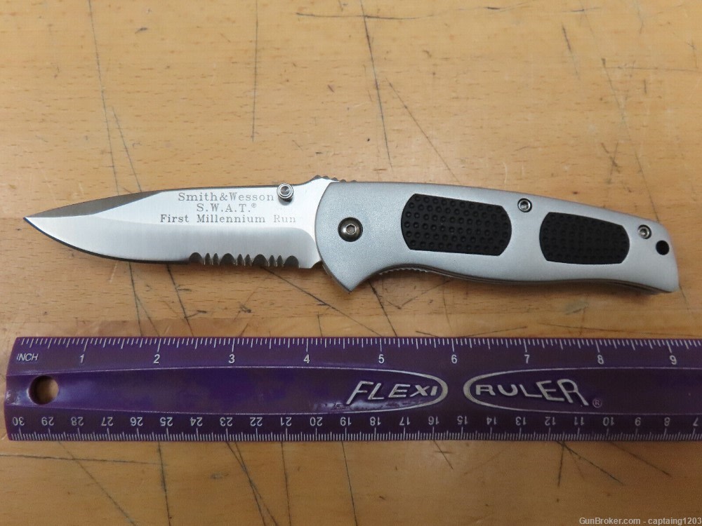 Smith & Wesson SWAT Liner Lock Folding Knife, 4" Drop Point Blade-SW3000-img-1