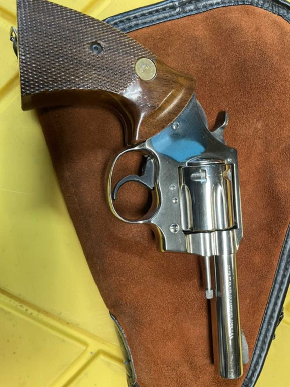 Beautiful Colt Lawman Mark III-img-3