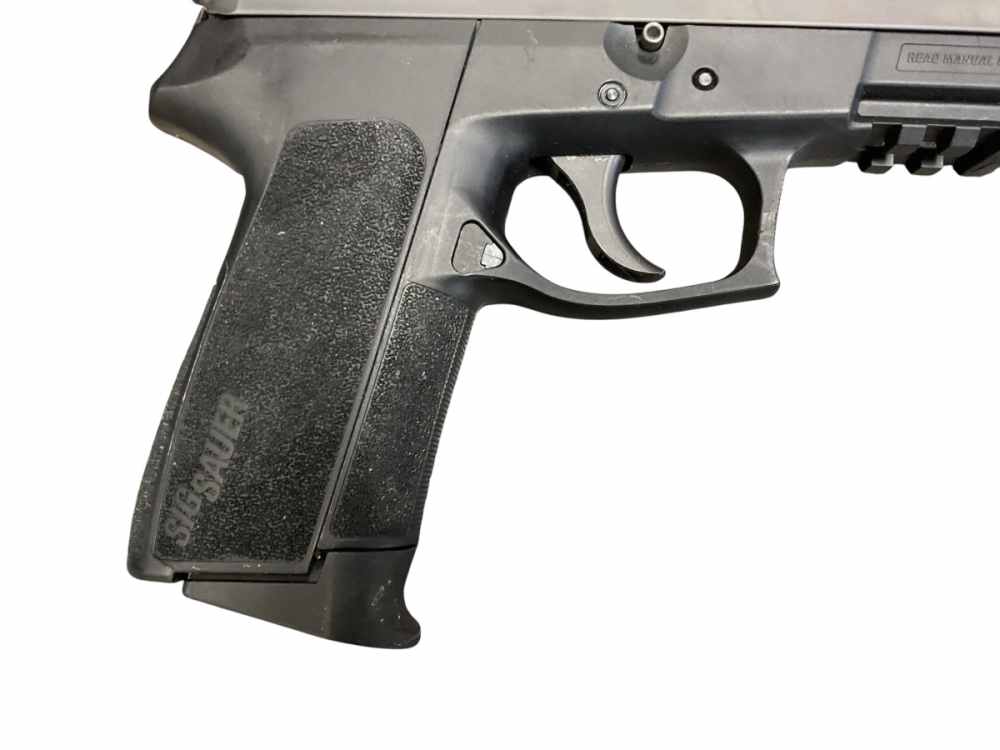 Sig Sauer SP2022, 40 S&W, Good!-img-7