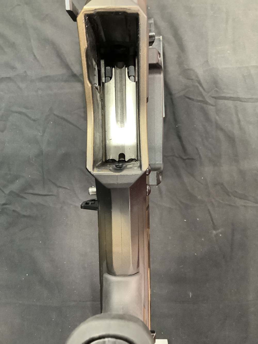 Gforce GFY-1 12ga 2-5rd mags, bronze flag, Olight light -img-19