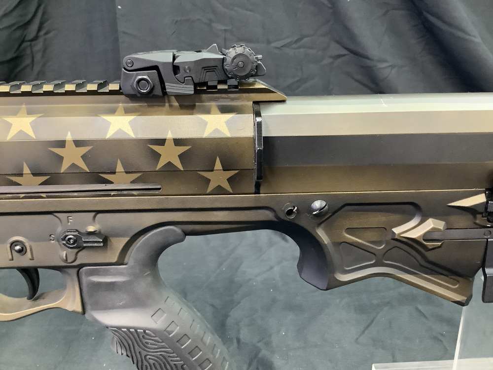 Gforce GFY-1 12ga 2-5rd mags, bronze flag, Olight light -img-9
