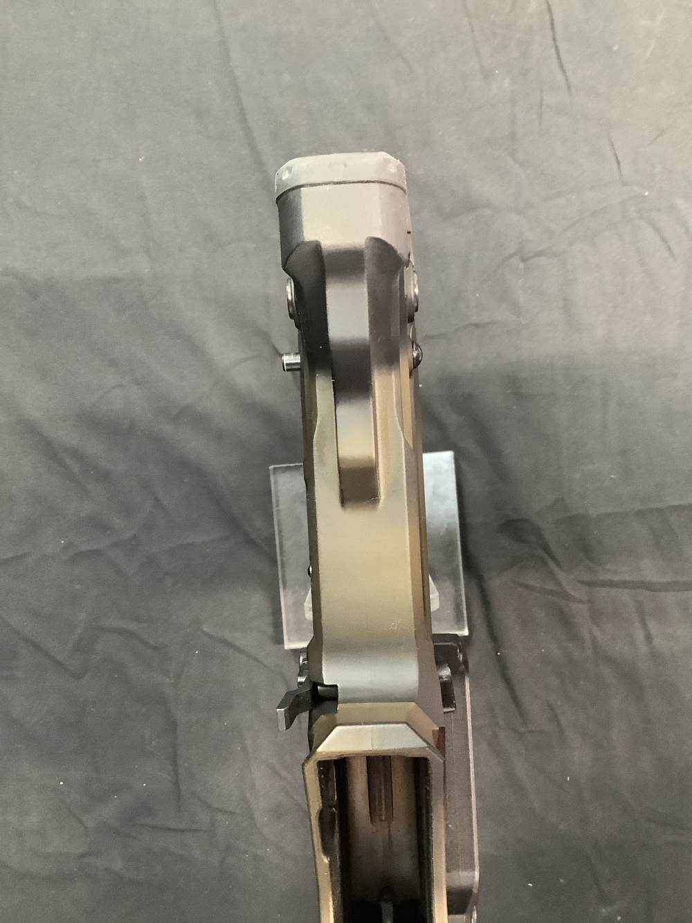 Gforce GFY-1 12ga 2-5rd mags, bronze flag, Olight light -img-20