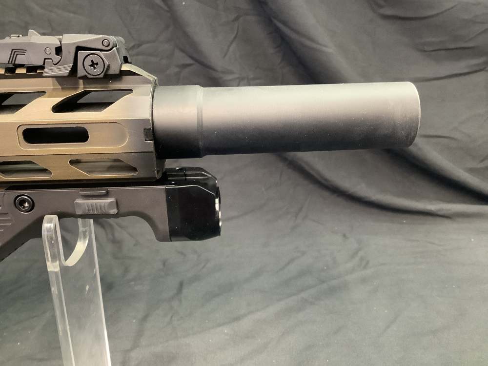Gforce GFY-1 12ga 2-5rd mags, bronze flag, Olight light -img-6