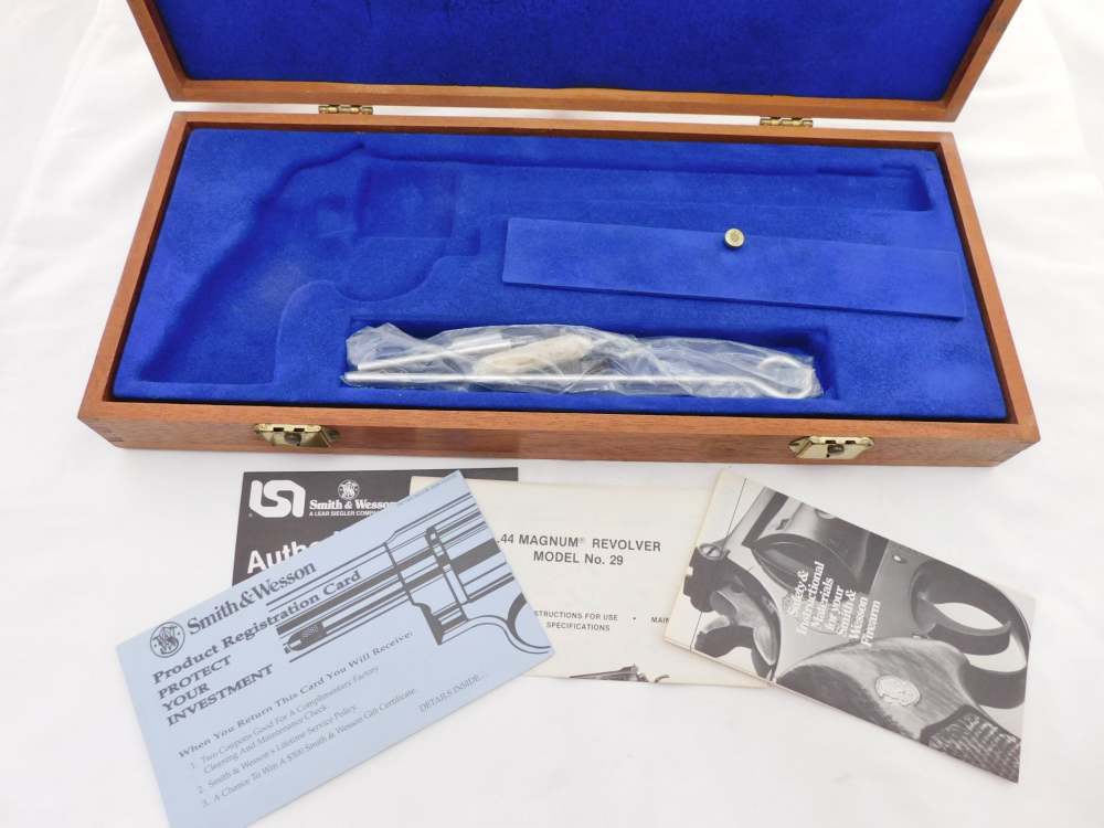 Smith Wesson Presentation Case 29 Silhouette 10 5/8 Inch-img-0