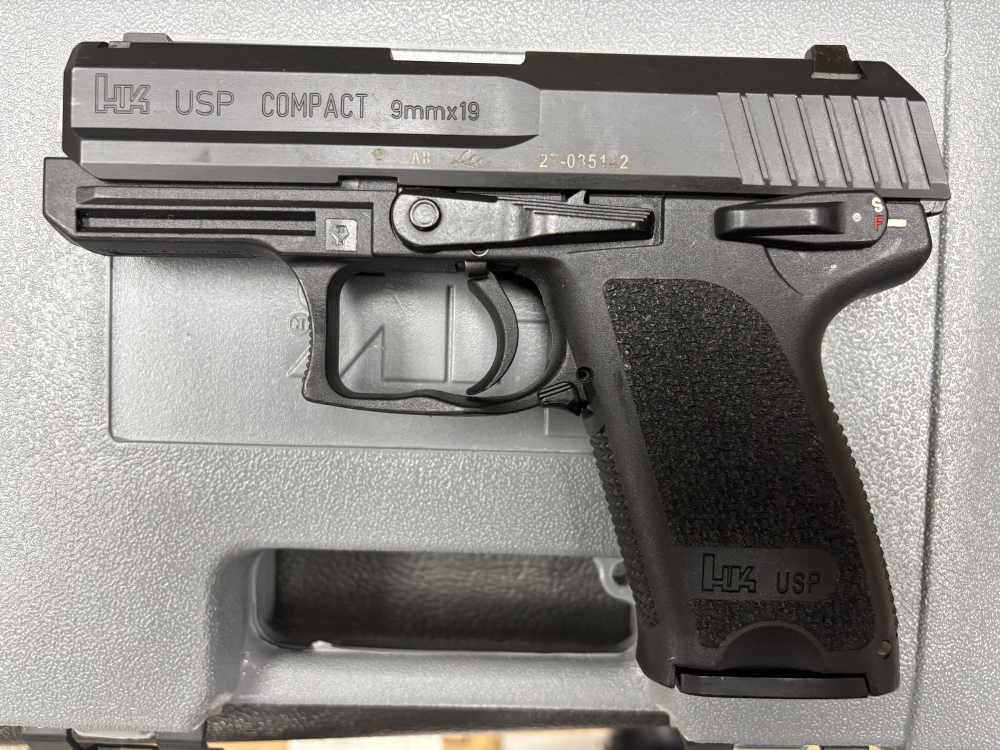 HECKLER AND KOCH HK USP9 COMPACT 9MM. NO RESERVE -img-2