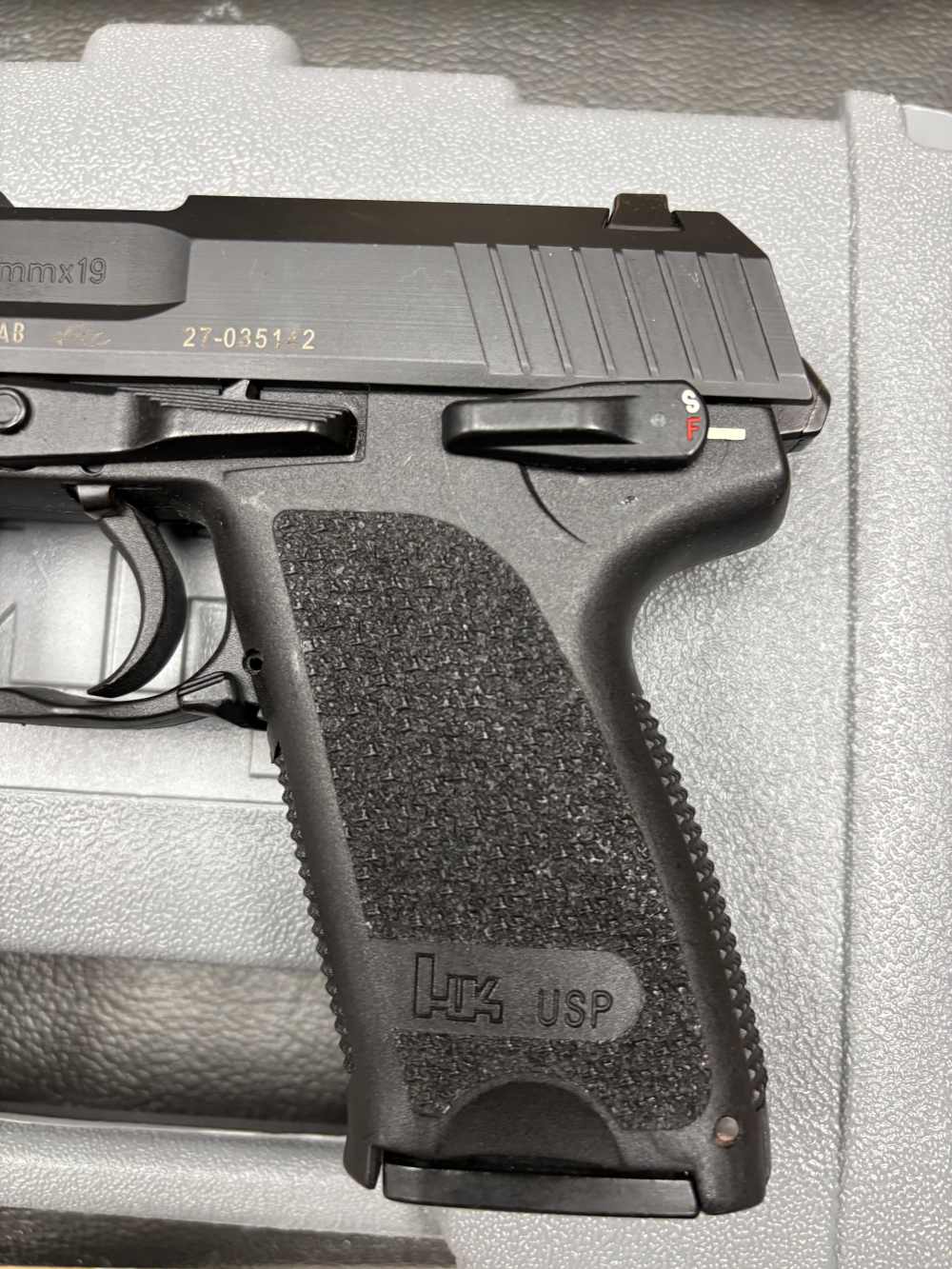 HECKLER AND KOCH HK USP9 COMPACT 9MM. NO RESERVE -img-4
