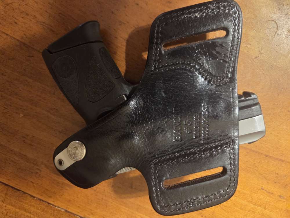 Taurus PT140 G2 - 40 Cal-img-1