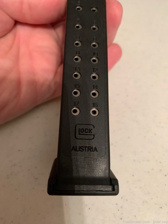 Factory Glock 17 Gen 1 thru 5 Magazine Factory New 17 RD 9 MM-img-3