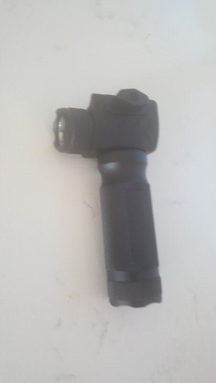 Tactical Vertical Foregrip Heavy Duty 1000 Lumen Light-img-2