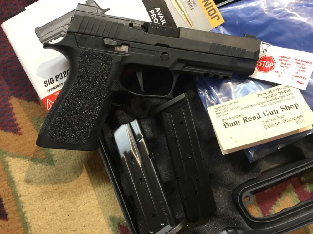 Sig Sauer P320 17 rd. 9mm w/Case & 2 Holsters. #Ser. #58K138302-img-1