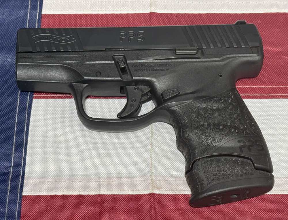 Walther PPS M2  9mm Pistol with Factory case -img-13
