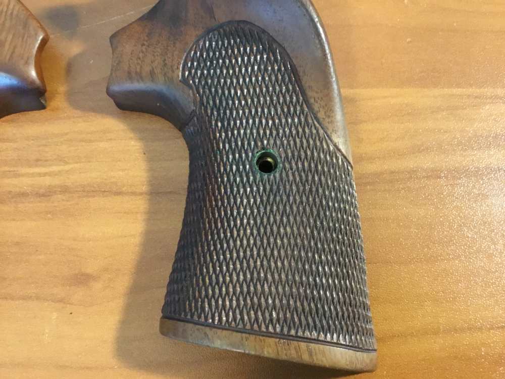 COLT PYTHON Custom wood grips with thumb rest NEW-img-2
