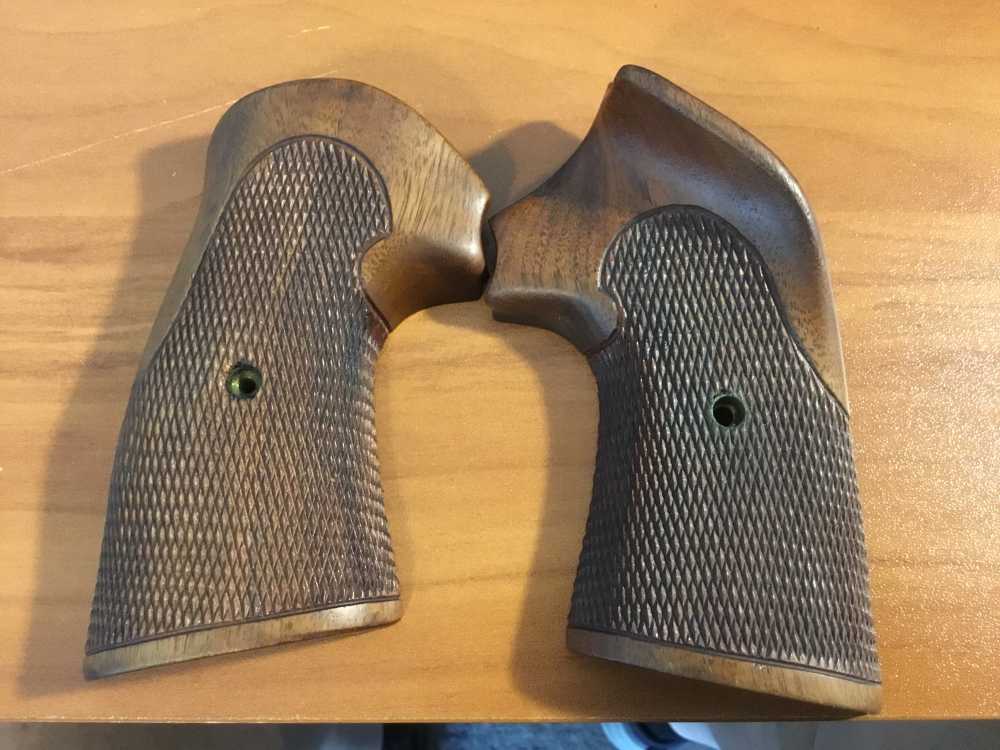 COLT PYTHON Custom wood grips with thumb rest NEW-img-0