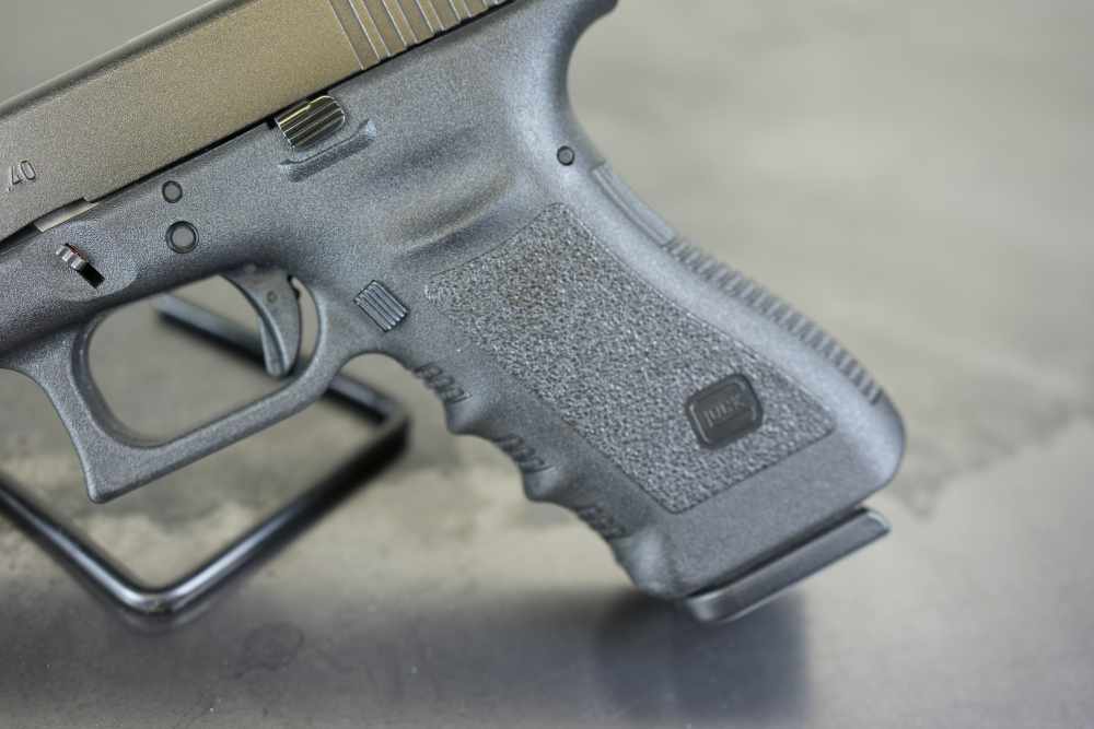 Glock 22 Gen3 – .40 S&W – 5 Mags - LaserMax – Original Case & Manual -img-2