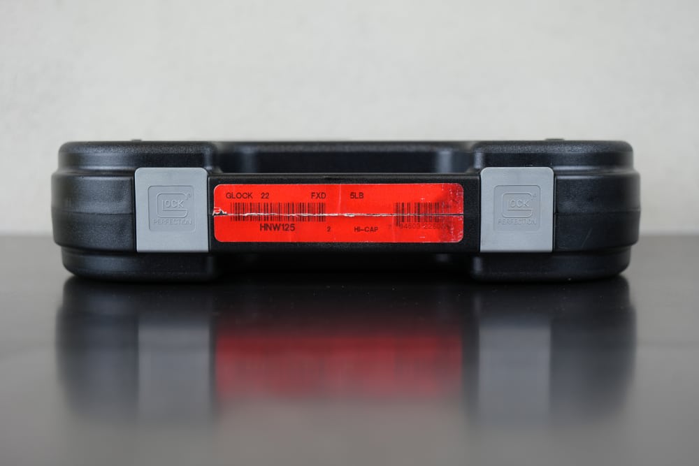 Glock 22 Gen3 – .40 S&W – 5 Mags - LaserMax – Original Case & Manual -img-30