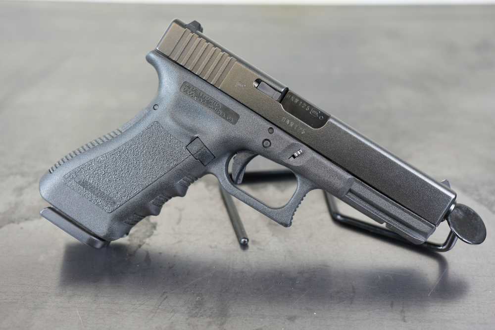 Glock 22 Gen3 – .40 S&W – 5 Mags - LaserMax – Original Case & Manual -img-5