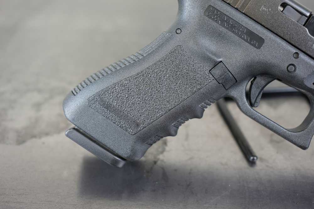 Glock 22 Gen3 – .40 S&W – 5 Mags - LaserMax – Original Case & Manual -img-6