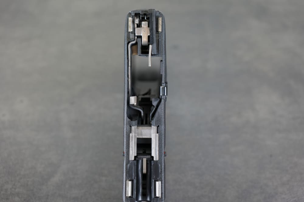 Glock 22 Gen3 – .40 S&W – 5 Mags - LaserMax – Original Case & Manual -img-10