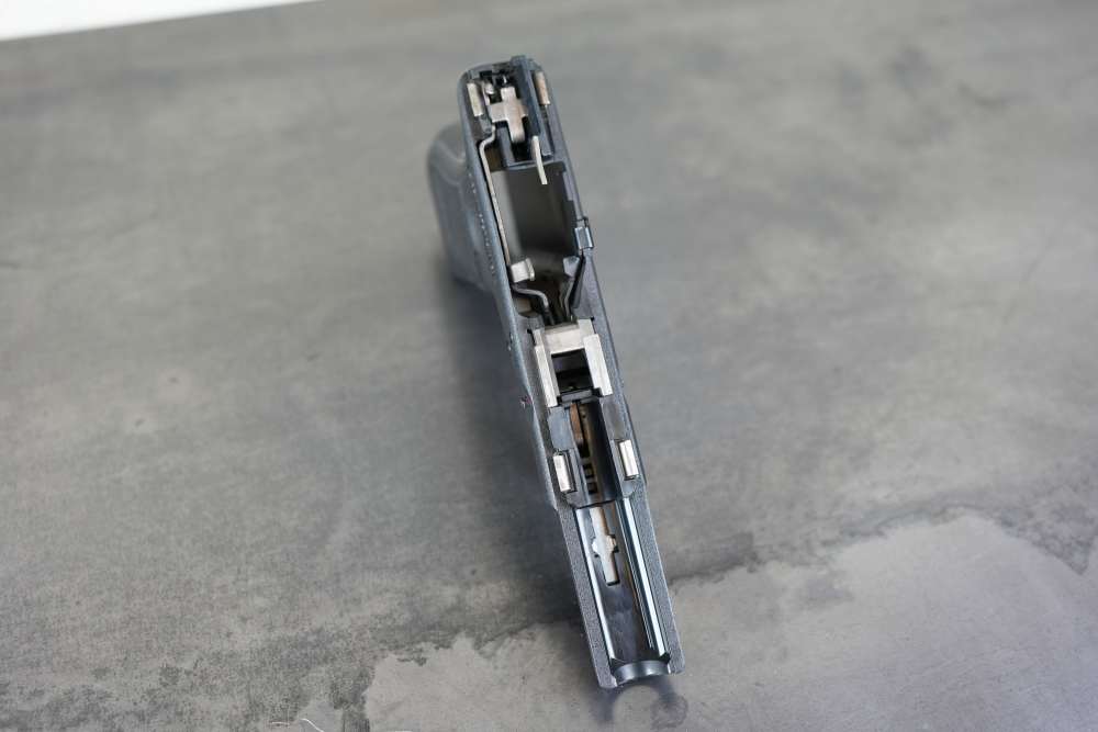 Glock 22 Gen3 – .40 S&W – 5 Mags - LaserMax – Original Case & Manual -img-12