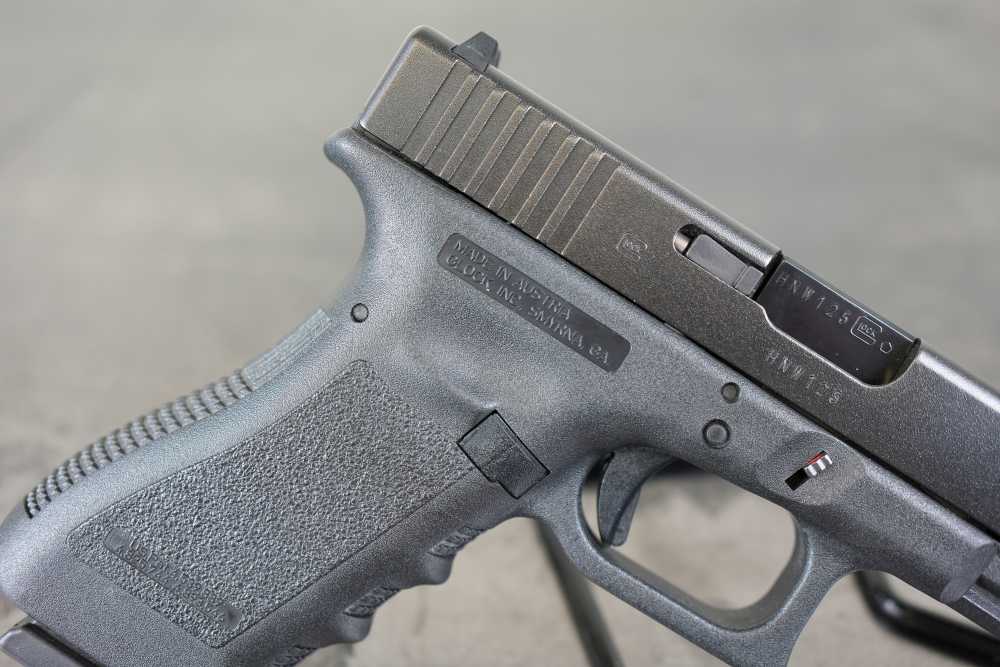 Glock 22 Gen3 – .40 S&W – 5 Mags - LaserMax – Original Case & Manual -img-7