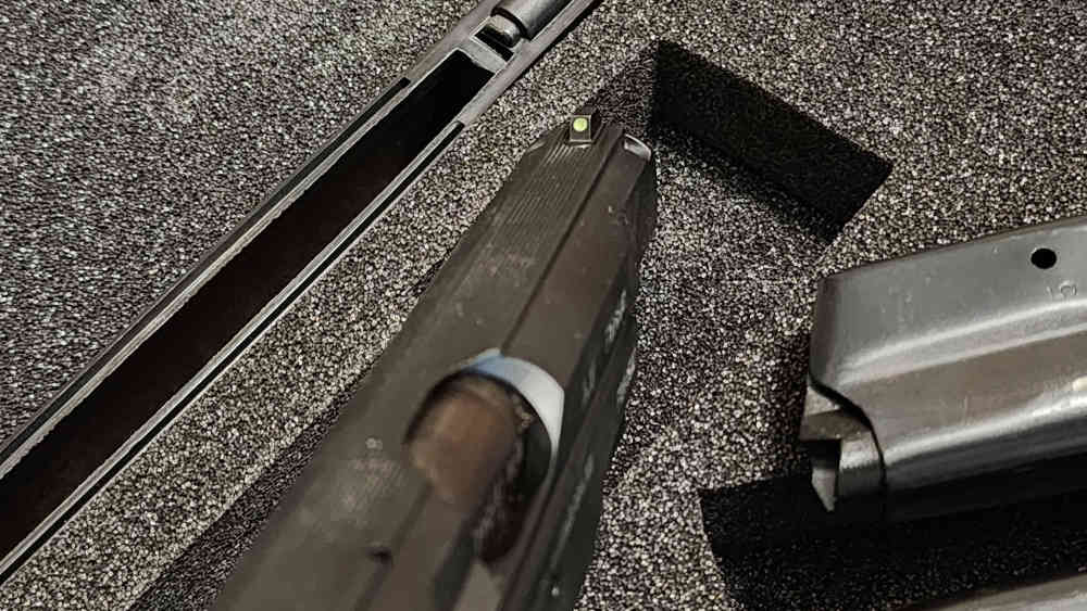 CZ 75B 9mm 2 10 rd mags Like New in Box 01102-img-4