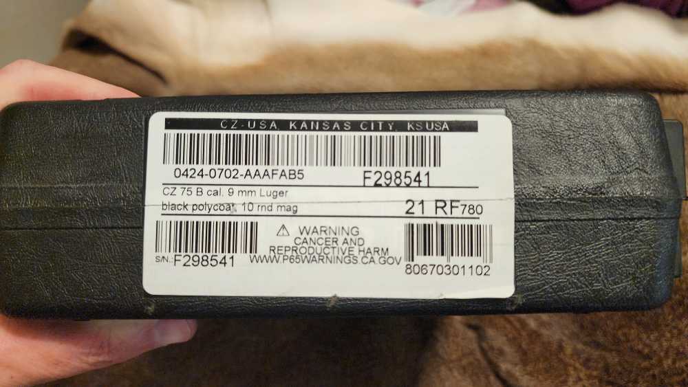 CZ 75B 9mm 2 10 rd mags Like New in Box 01102-img-1