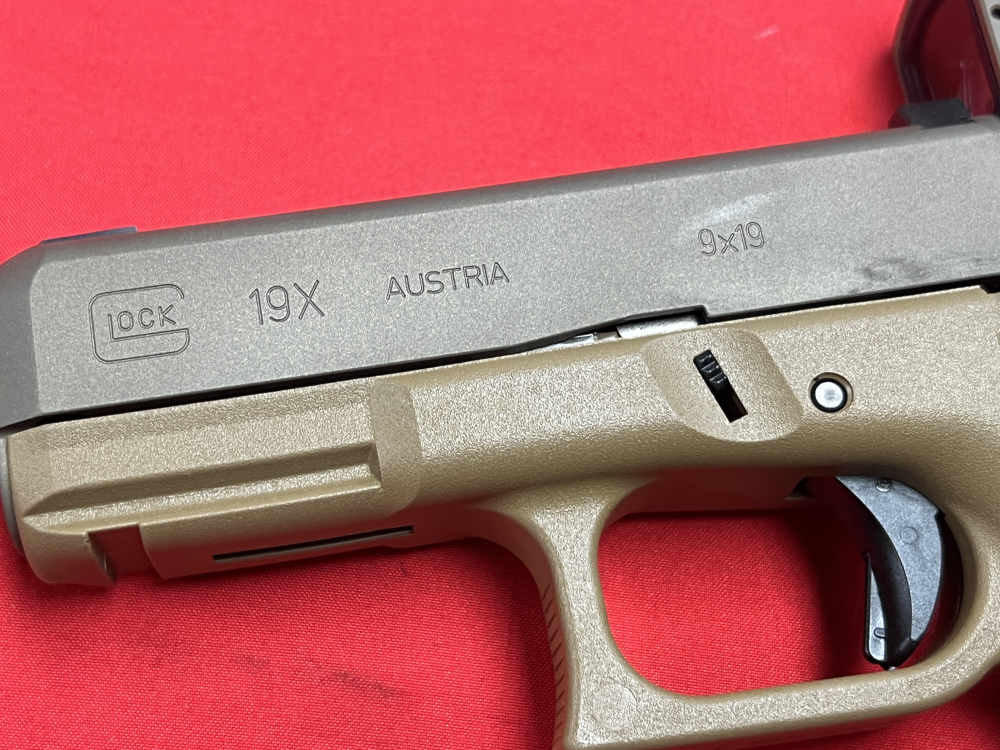 B&T USA Glock 19X Hush Puppy Kit FDE 9mm w/ Aimpoint ACRO BNIB-img-6