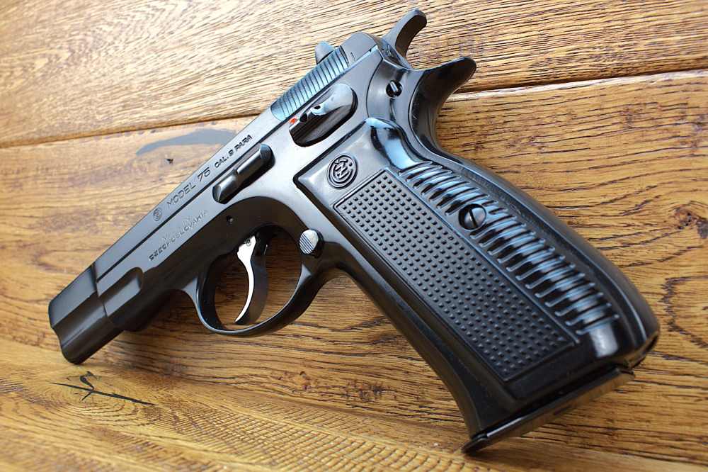 CZ 75 9mm; Vintage original Cold War pistol Manufactured 1984 !-img-2