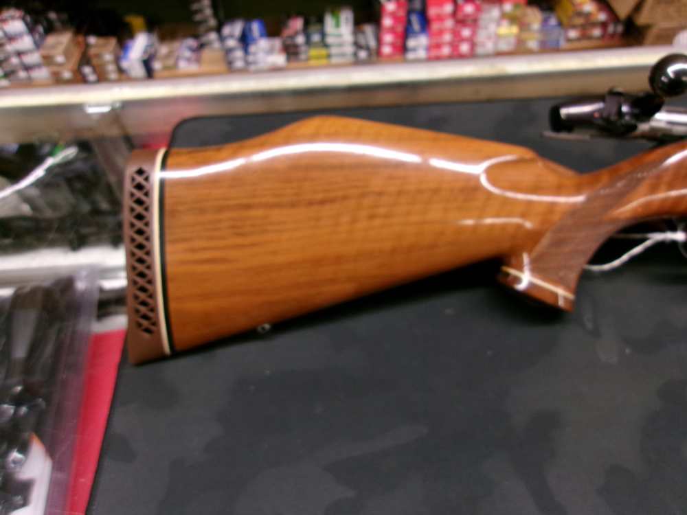 Weatherby Mark V Deluxe .300 WBY MAG Made in Germany-img-11