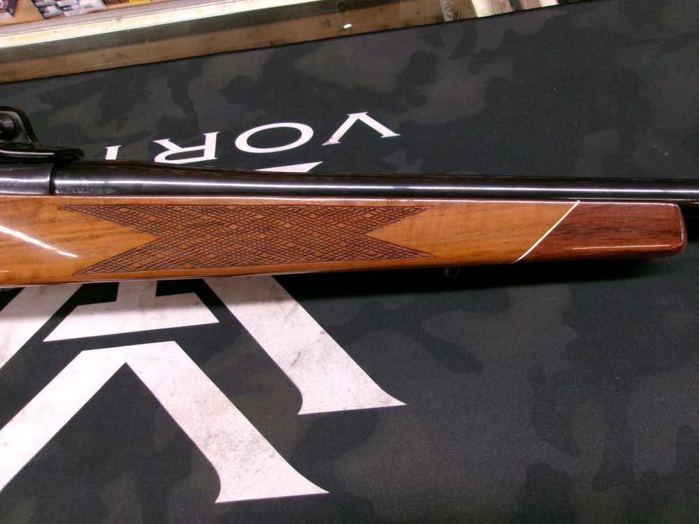 Weatherby Mark V Deluxe .300 WBY MAG Made in Germany-img-5